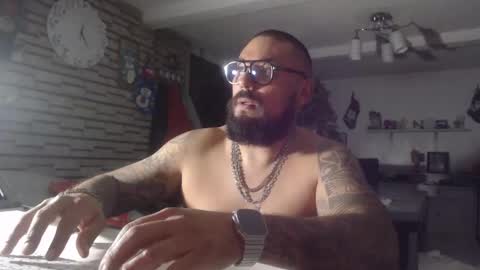 edgarram83 online show from 11/21/25, 06:23