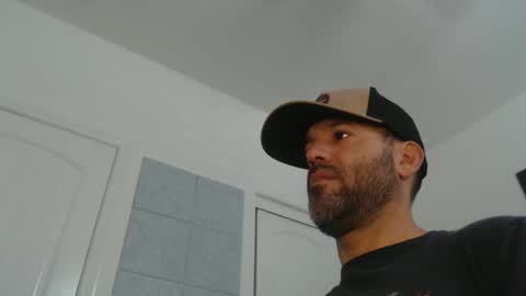 Snapshot of edge_masters chatting on 12/08/24, 06:17 EdgeM online show from 12/08/24, 06:17