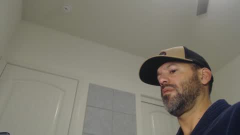 Snapshot of edge_masters chatting on 12/17/24, 10:44 EdgeM online show from 12/17/24, 10:44