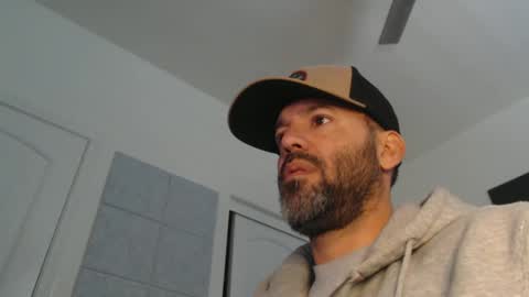 Snapshot of edge_masters chatting on 01/01/25, 07:43 EdgeM online show from 01/01/25, 07:43