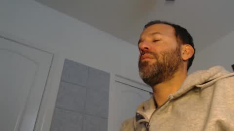 Snapshot of edge_masters chatting on 01/30/25, 12:29 EdgeM online show from 01/30/25, 12:29