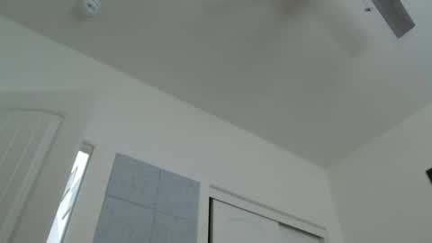 Snapshot of edge_masters chatting on 02/04/25, 08:28 EdgeM online show from 02/04/25, 08:28