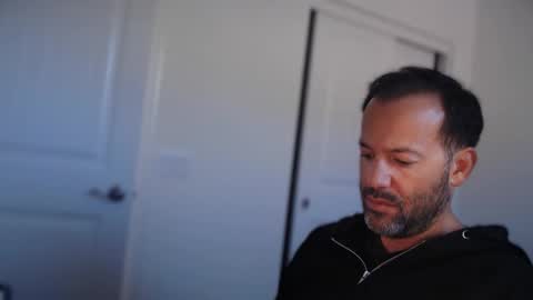 Snapshot of edge_masters chatting on 12/03/25, 08:18 EdgeM online show from 12/03/25, 08:18