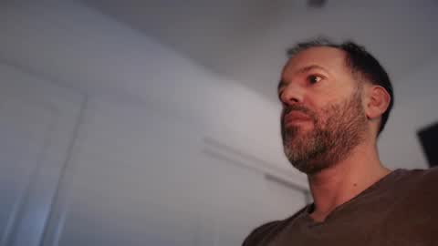 Snapshot of edge_masters chatting on 12/14/25, 10:36 EdgeM online show from 12/14/25, 10:36