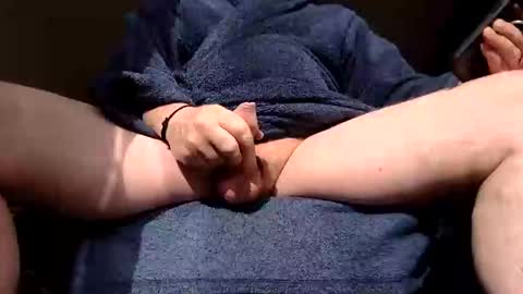 Snapshot of edgemaster83 chatting on 02/24/25, 09:10 edgemaster83 online show from 02/24/25, 09:10