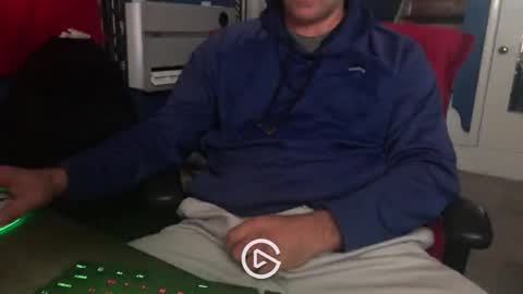 Snapshot of edgemeallnight chatting on 12/29/24, 08:58 edgemeallnight online show from 12/29/24, 08:58