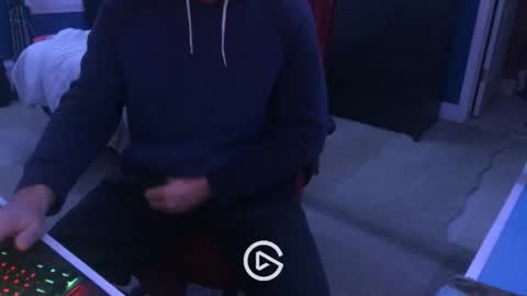 Snapshot of edgemeallnight chatting on 01/04/25, 12:27 edgemeallnight online show from 01/04/25, 12:27