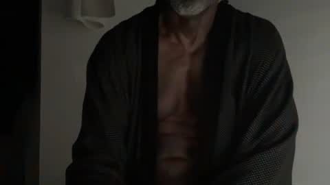 Snapshot of edgingdaddy chatting on 11/28/25, 04:15 Dad online show from 11/28/25, 04:15