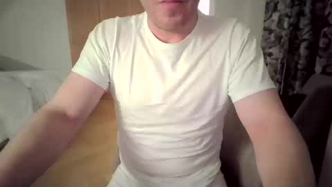 Snapshot of edginghandjober chatting on 01/08/25, 10:27 Edginghandjober online show from 01/08/25, 10:27