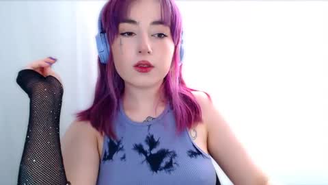 Snapshot of ediefris chatting on 05/19/26, 01:56 fickle demon made of clumps of matter online show from 05/19/26, 01:56