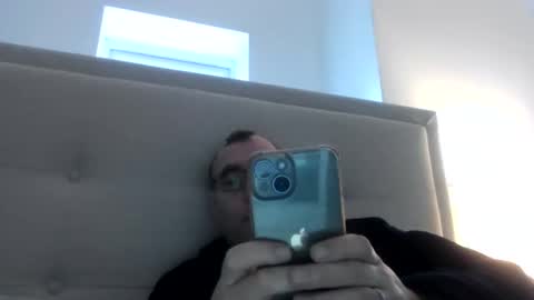 Snapshot of edinandy77 chatting on 11/25/25, 08:58 edinandy77 online show from 11/25/25, 08:58