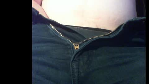 Snapshot of edinburgh79 chatting on 09/11/25, 09:04 edinburgh79 online show from 09/11/25, 09:04