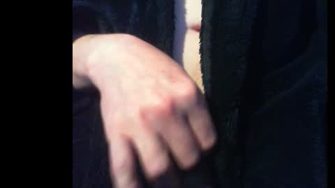 Snapshot of edinburgh79 chatting on 02/13/26, 12:01 edinburgh79 online show from 02/13/26, 12:01