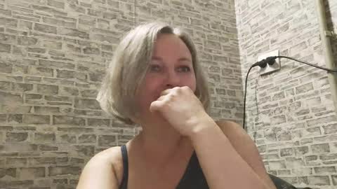 edithmanning online show from 02/05/25, 02:48