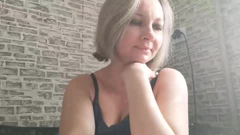 edithmanning online show from 02/23/25, 06:49
