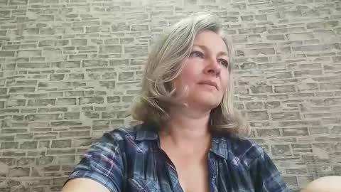 edithmanning online show from 09/15/25, 05:18