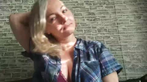 edithmanning online show from 11/26/25, 07:09