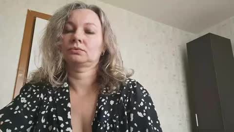 edithmanning online show from 05/08/26, 06:41