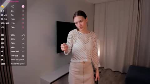 Nikki online show from 11/17/25, 01:22