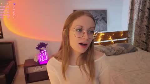 Snapshot of edlin_gail chatting on 10/18/25, 02:40 Edlin Gali online show from 10/18/25, 02:40