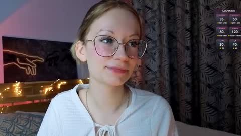 Snapshot of edlin_gail chatting on 10/30/25, 02:07 Edlin Gali online show from 10/30/25, 02:07