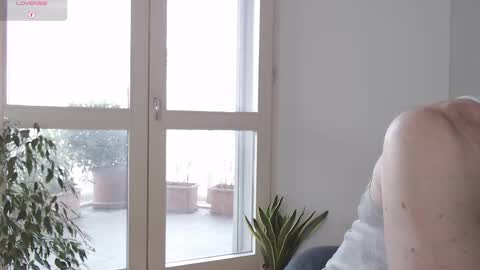 Snapshot of edosilver chatting on 03/12/25, 09:23 Edo Silver online show from 03/12/25, 09:23