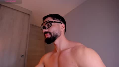 Snapshot of edrick_walton chatting on 03/03/25, 10:28 edrick online show from 03/03/25, 10:28