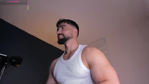 Snapshot of edrick_walton chatting on 10/20/25, 11:43 edrick online show from 10/20/25, 11:43