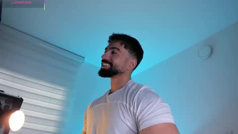 Snapshot of edrick_walton chatting on 10/31/25, 12:06 edrick online show from 10/31/25, 12:06