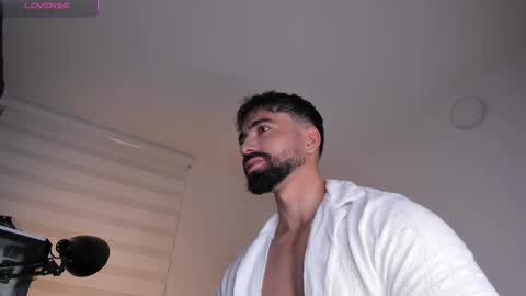 Snapshot of edrick_walton chatting on 11/07/25, 10:15 edrick online show from 11/07/25, 10:15