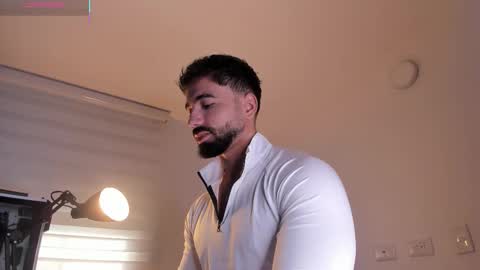 Snapshot of edrick_walton chatting on 11/17/25, 12:44 edrick online show from 11/17/25, 12:44