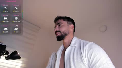 Snapshot of edrick_walton chatting on 12/19/25, 12:23 edrick online show from 12/19/25, 12:23