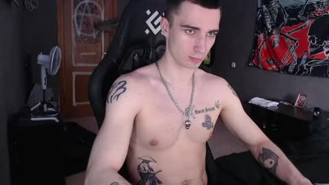 Snapshot of eduard_loveee chatting on 05/13/26, 10:23 Eduar online show from 05/13/26, 10:23