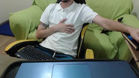 Snapshot of eduardobrain7 chatting on 12/15/25, 03:00 eduardobrain7 online show from 12/15/25, 03:00