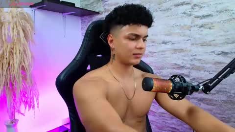 EDWARD CLARCK online show from 01/16/25, 03:45