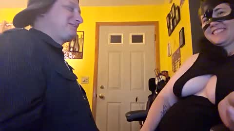 edwardaims_2please online show from 10/04/25, 02:09