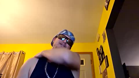 edwardaims_2please online show from 11/23/25, 03:39