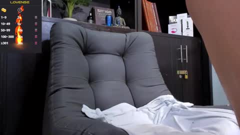 Snapshot of edwardross_ chatting on 02/19/25, 09:28 Edward Ross online show from 02/19/25, 09:28