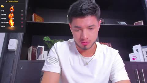 Snapshot of edwardross_ chatting on 02/19/25, 09:03 Edward Ross online show from 02/19/25, 09:03