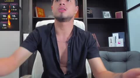 Snapshot of edwardross_ chatting on 03/01/25, 10:10 Edward Ross online show from 03/01/25, 10:10