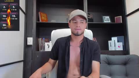 Snapshot of edwardross_ chatting on 03/02/25, 01:15 Edward Ross online show from 03/02/25, 01:15