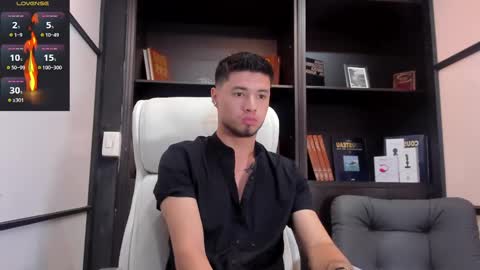 Snapshot of edwardross_ chatting on 03/06/25, 08:48 Edward Ross online show from 03/06/25, 08:48