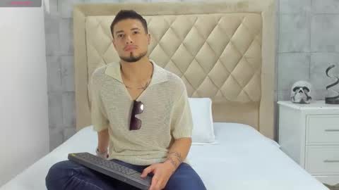 Snapshot of edwardross_ chatting on 09/11/25, 07:14 Edward Ross online show from 09/11/25, 07:14