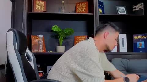 Snapshot of edwardross_ chatting on 10/02/25, 08:16 Edward Ross online show from 10/02/25, 08:16