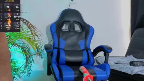 Snapshot of edwardross_ chatting on 12/14/25, 08:57 Edward Ross online show from 12/14/25, 08:57