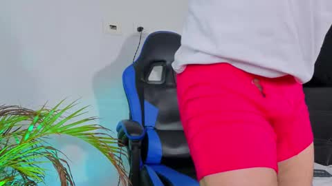 Snapshot of edwardross_ chatting on 12/22/25, 07:44 Edward Ross online show from 12/22/25, 07:44