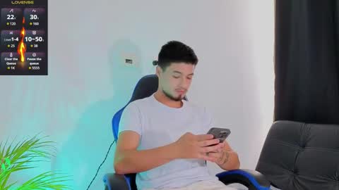 Snapshot of edwardross_ chatting on 01/06/26, 07:06 Edward Ross online show from 01/06/26, 07:06