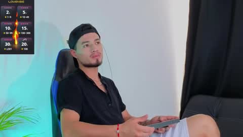 Snapshot of edwardross_ chatting on 01/08/26, 07:27 Edward Ross online show from 01/08/26, 07:27