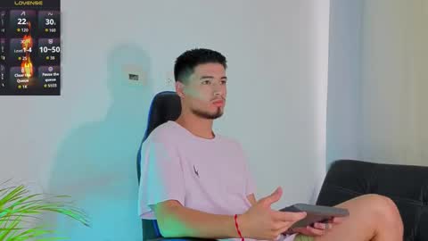 Snapshot of edwardross_ chatting on 01/15/26, 08:34 Edward Ross online show from 01/15/26, 08:34