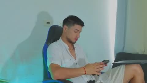 Snapshot of edwardross_ chatting on 02/07/26, 08:56 Edward Ross online show from 02/07/26, 08:56